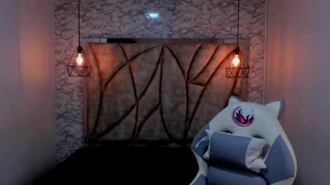 Snapshot of queen_perla_ chatting on February 12, 12:01 pm online show from February 12, 12:01 pm