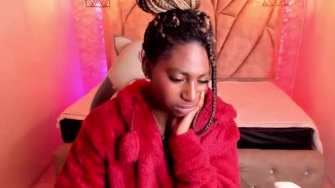 Snapshot of queen_perla_ chatting on February 2, 12:02 pm online show from February 2, 12:02 pm