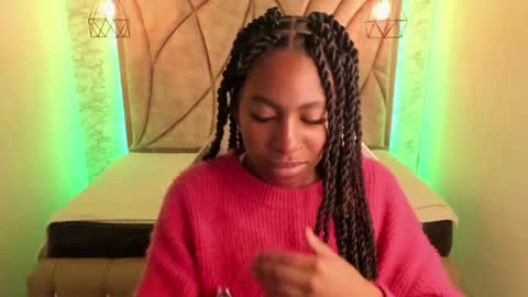 Snapshot of queen_perla_ chatting on February 28, 8:18 pm online show from February 28, 8:18 pm