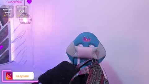 Snapshot of queen_perla_ chatting on September 11, 11:22 am online show from September 11, 11:22 am
