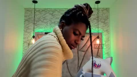 Snapshot of queen_perla_ chatting on January 31, 11:56 am online show from January 31, 11:56 am