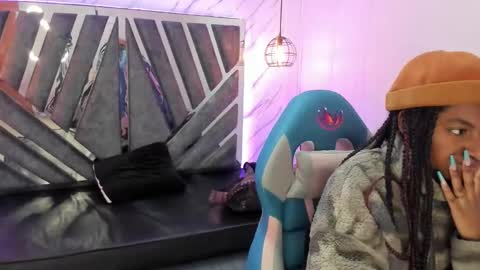 Snapshot of queen_perla_ chatting on September 10, 11:11 am online show from September 10, 11:11 am