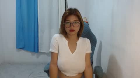 Snapshot of queenboba chatting on March 6, 8:27 pm queen online show from March 6, 8:27 pm