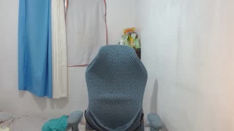 Snapshot of queenboba chatting on January 13, 11:30 am queen online show from January 13, 11:30 am
