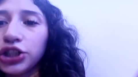 QUEENJEENN online show from December 7, 9:55 am