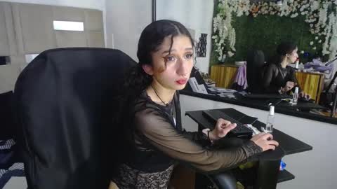 QUEENJEENN online show from January 4, 6:51 pm
