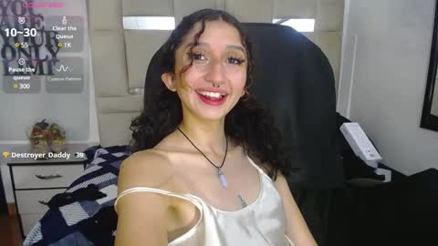 QUEENJEENN online show from January 4, 9:52 pm