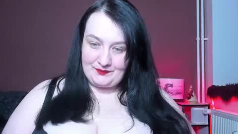 Snapshot of queenofhaze chatting on February 25, 7:06 pm you may simply address Me with Your Grace online show from February 25, 7:06 pm