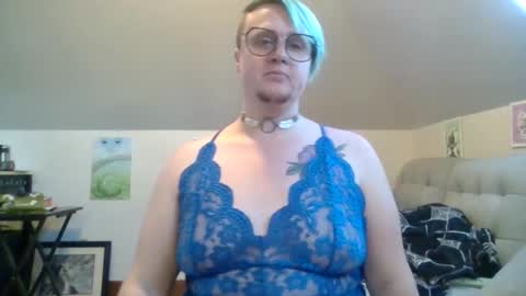 Snapshot of queerlyjaz chatting on September 21, 1:09 am queerlyjaz online show from September 21, 1:09 am
