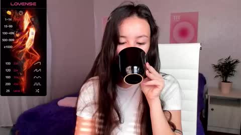 Snapshot of queitsharm_ chatting on September 19, 5:33 am Anna online show from September 19, 5:33 am