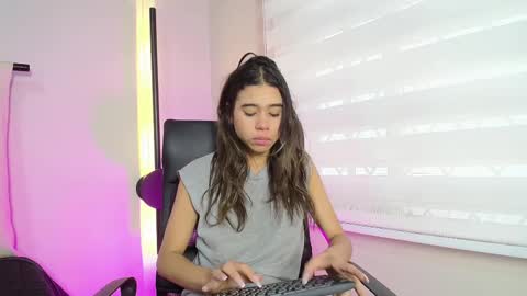 Rachell online show from March 1, 1:29 pm