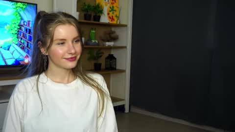 Snapshot of rafaelamitchen chatting on September 15, 10:28 am Amina online show from September 15, 10:28 am