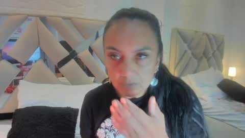 Raquel Moore  online show from February 10, 6:53 am