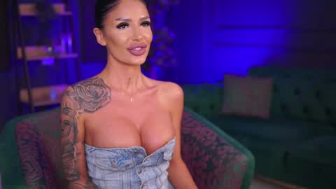 Raquelle online show from January 26, 9:29 pm