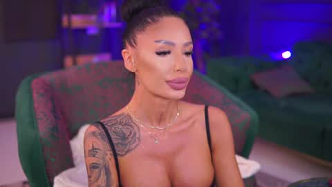 Raquelle online show from January 30, 6:54 pm