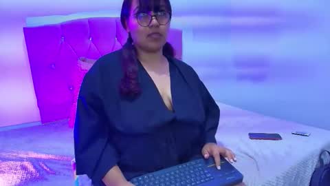 raven_gaze online show from September 18, 1:09 am