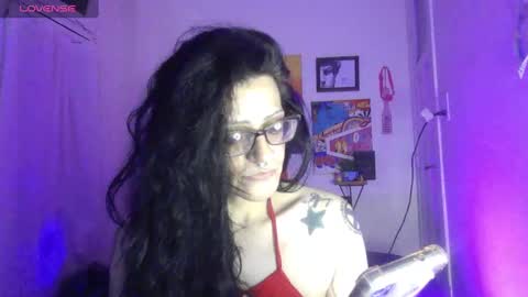 Snapshot of ravenandsin chatting on December 28, 11:59 pm Raven online show from December 28, 11:59 pm