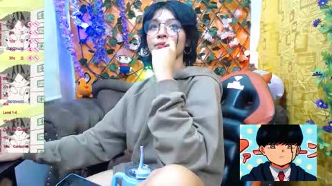 Snapshot of ravenn_20 chatting on February 1, 5:26 pm RavenN online show from February 1, 5:26 pm