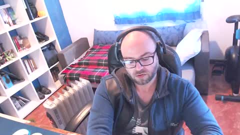 ravingr3d3 online show from March 4, 3:04 pm