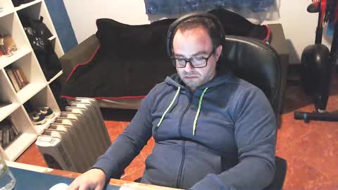 ravingr3d3 online show from February 18, 6:26 pm