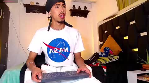 Rayn online show from December 23, 7:28 am
