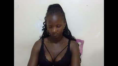 queen online show from March 5, 7:27 pm