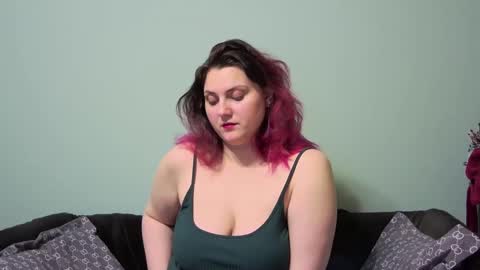 Snapshot of realsweet_goddess chatting on February 3, 3:31 am Realsweet Goddess online show from February 3, 3:31 am