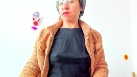 Snapshot of rebbeca09 chatting on January 5, 12:53 pm Rebbeca online show from January 5, 12:53 pm