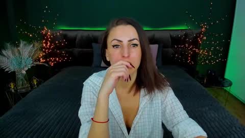 rebecca_diamonds online show from February 25, 7:31 am