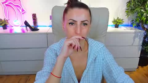 rebecca_diamonds online show from February 16, 6:10 am