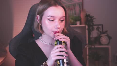 QUEEN OF EVIL online show from January 23, 8:13 pm