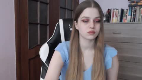 Lily online show from February 19, 2:55 am