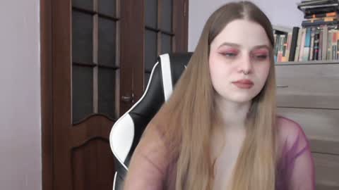 Lily online show from February 5, 3:13 am