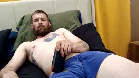 Snapshot of redheadlover828 chatting on March 10, 10:39 am Kevin online show from March 10, 10:39 am