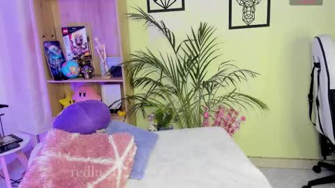Snapshot of redlu_1 chatting on March 7, 4:23 am Lu Independiet model online show from March 7, 4:23 am