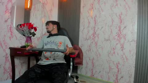 Snapshot of refors_rayo chatting on February 17, 7:23 pm refors_rayo online show from February 17, 7:23 pm