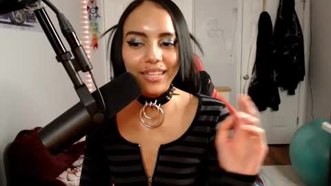remidarklace online show from January 26, 2:08 pm