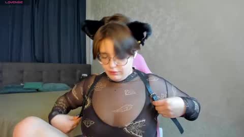 Snapshot of renee_turner chatting on March 3, 8:16 am renee_turner online show from March 3, 8:16 am