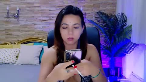renesmesweet online show from February 19, 4:22 pm