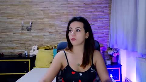renesmesweet online show from February 4, 12:33 pm