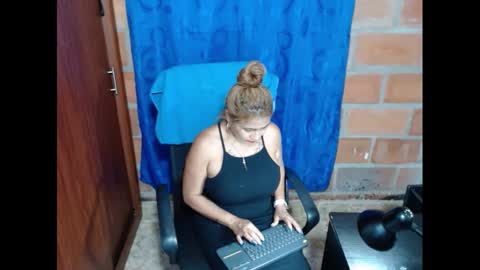 Snapshot of rennatabotwell02 chatting on January 18, 11:11 pm Rennata online show from January 18, 11:11 pm