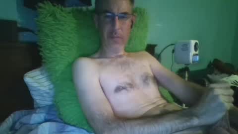 Snapshot of reyes_albert2006 chatting on September 14, 12:17 pm reyes_albert2006 online show from September 14, 12:17 pm