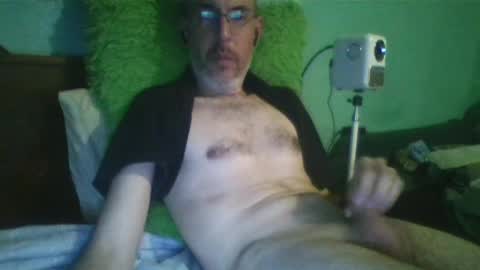 Snapshot of reyes_albert2006 chatting on December 2, 6:46 am reyes_albert2006 online show from December 2, 6:46 am