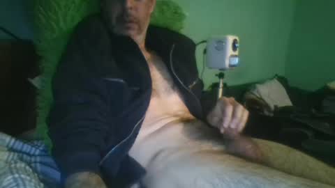 Snapshot of reyes_albert2006 chatting on February 17, 12:49 pm reyes_albert2006 online show from February 17, 12:49 pm
