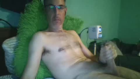 Snapshot of reyes_albert2006 chatting on September 16, 11:01 am reyes_albert2006 online show from September 16, 11:01 am