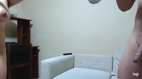 Snapshot of rio_and_sophia chatting on December 13, 6:42 am rio_and_sophia online show from December 13, 6:42 am
