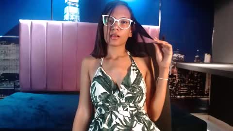 risy_rose online show from February 6, 8:23 pm