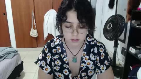 Snapshot of rivadeneira222 chatting on September 16, 2:46 am PeachSalinger online show from September 16, 2:46 am