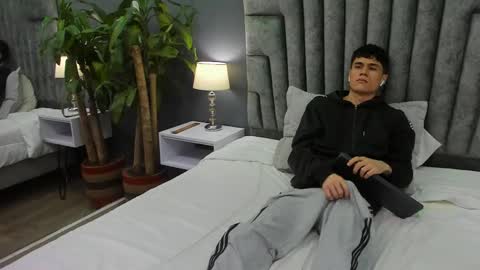 Roan Birkin online show from February 17, 10:27 pm