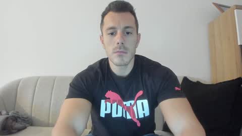 Snapshot of roberto4ever chatting on December 7, 11:34 am roberto4ever online show from December 7, 11:34 am